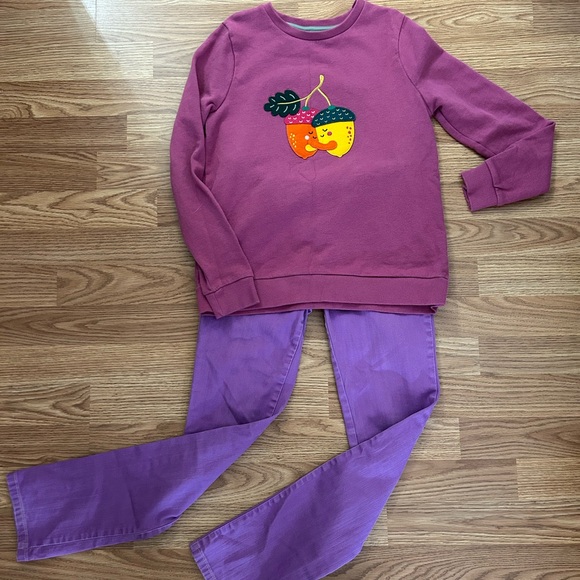 The cutest acorn sweatshirt with jeans. Shirt size 11/13, jeans size 13 - Picture 1 of 4